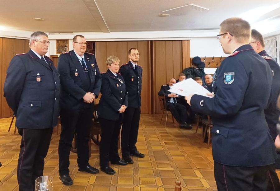 Die Beförderten Tobias Koch, Alexander Koch, Britta Schwerdtfeger und Hendrik Schulze (v.l.)